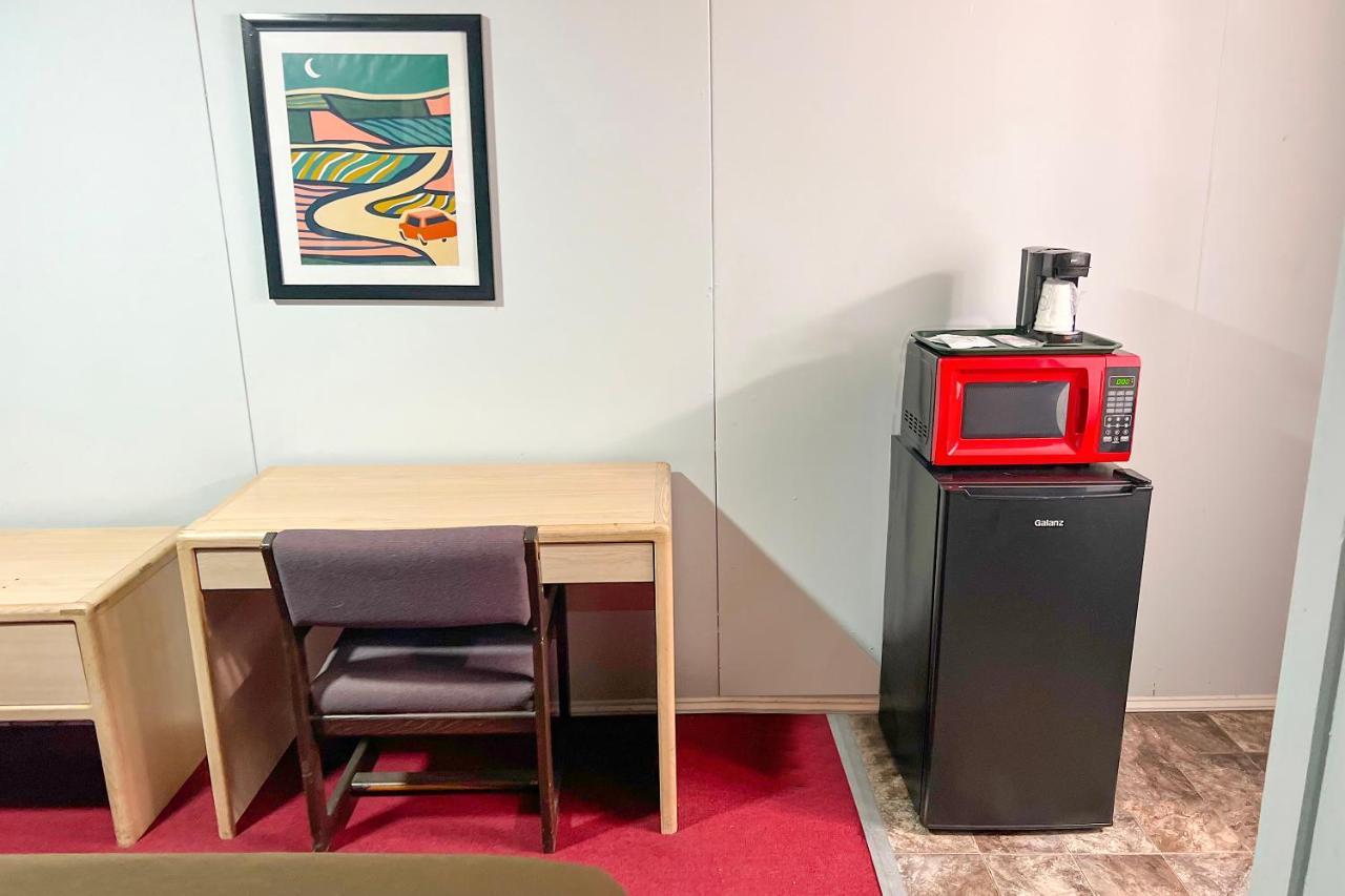 Oyo Hotel Colby, Ks 외부 사진