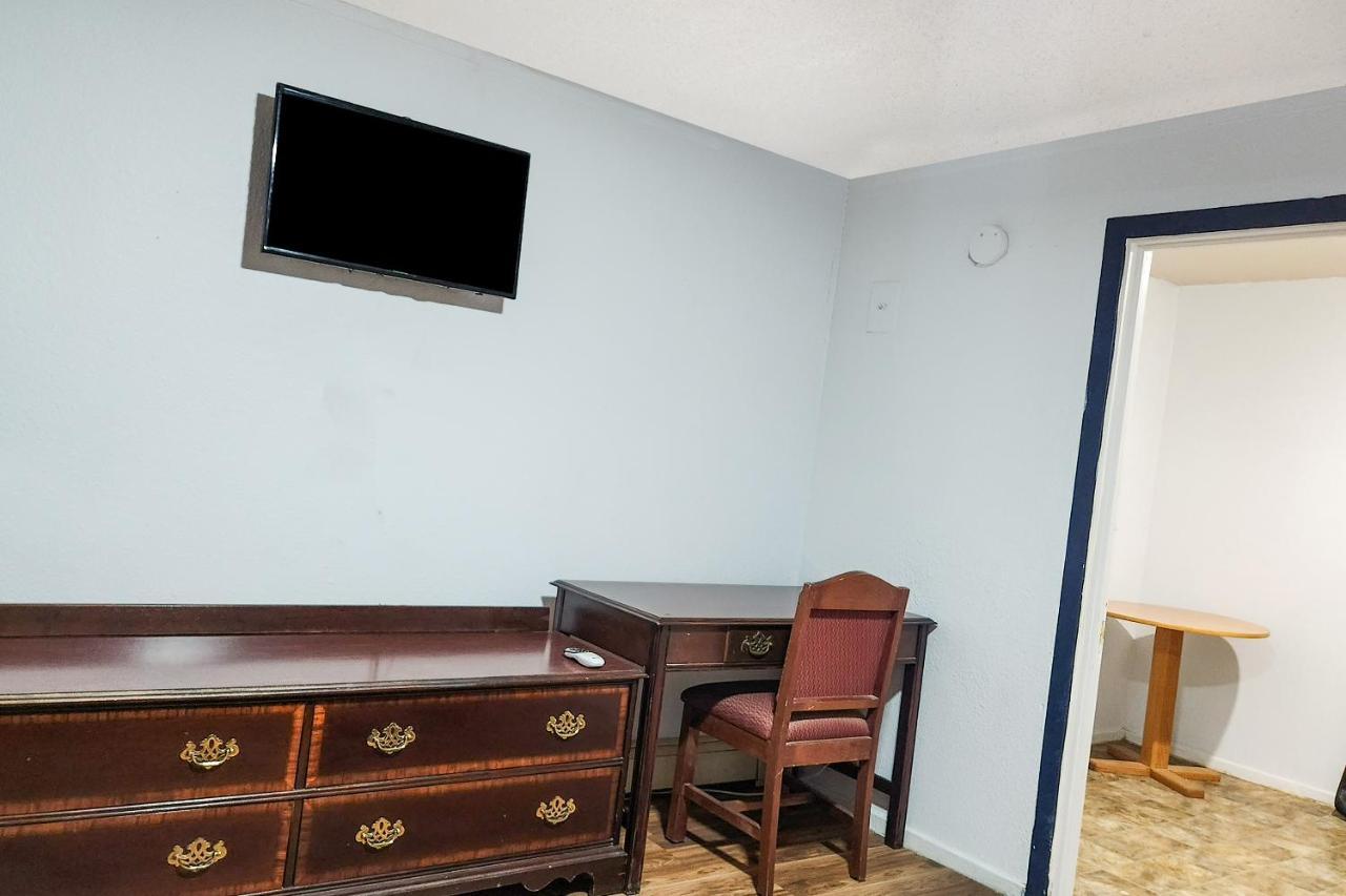 Oyo Hotel Colby, Ks 외부 사진